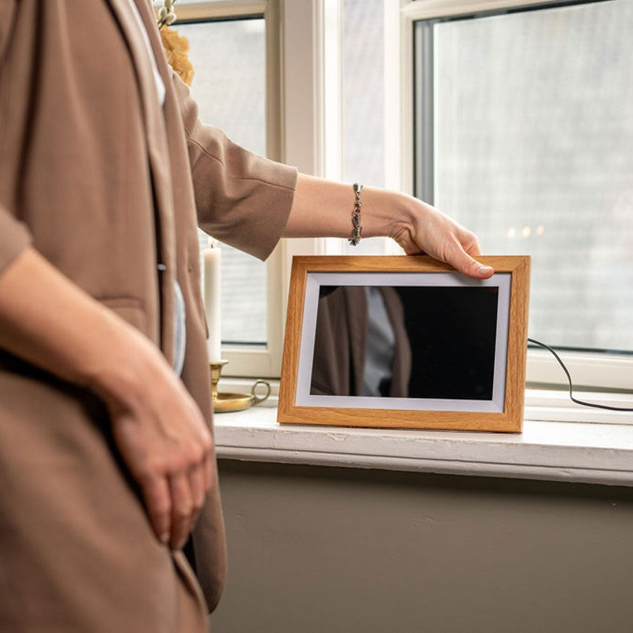 LPFR10W Lippa 10 Tommer Frameo Digital Billederamme, Træramme 11