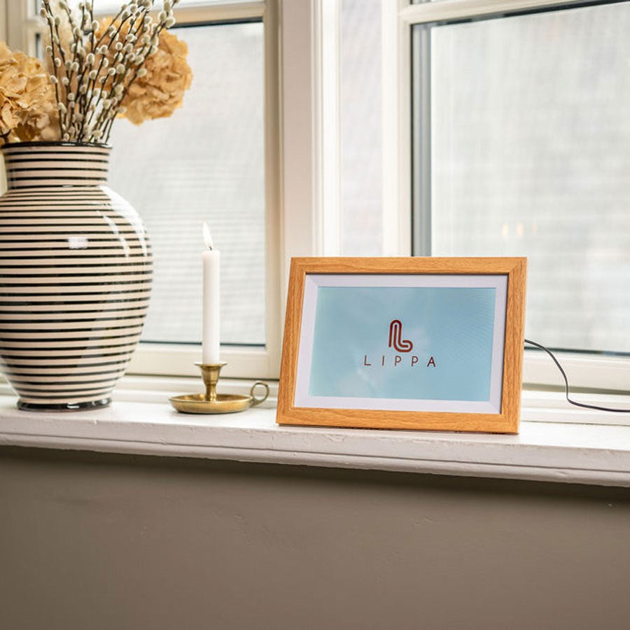 LPFR10W Lippa 10 Tommer Frameo Digital Billederamme, Træramme 12